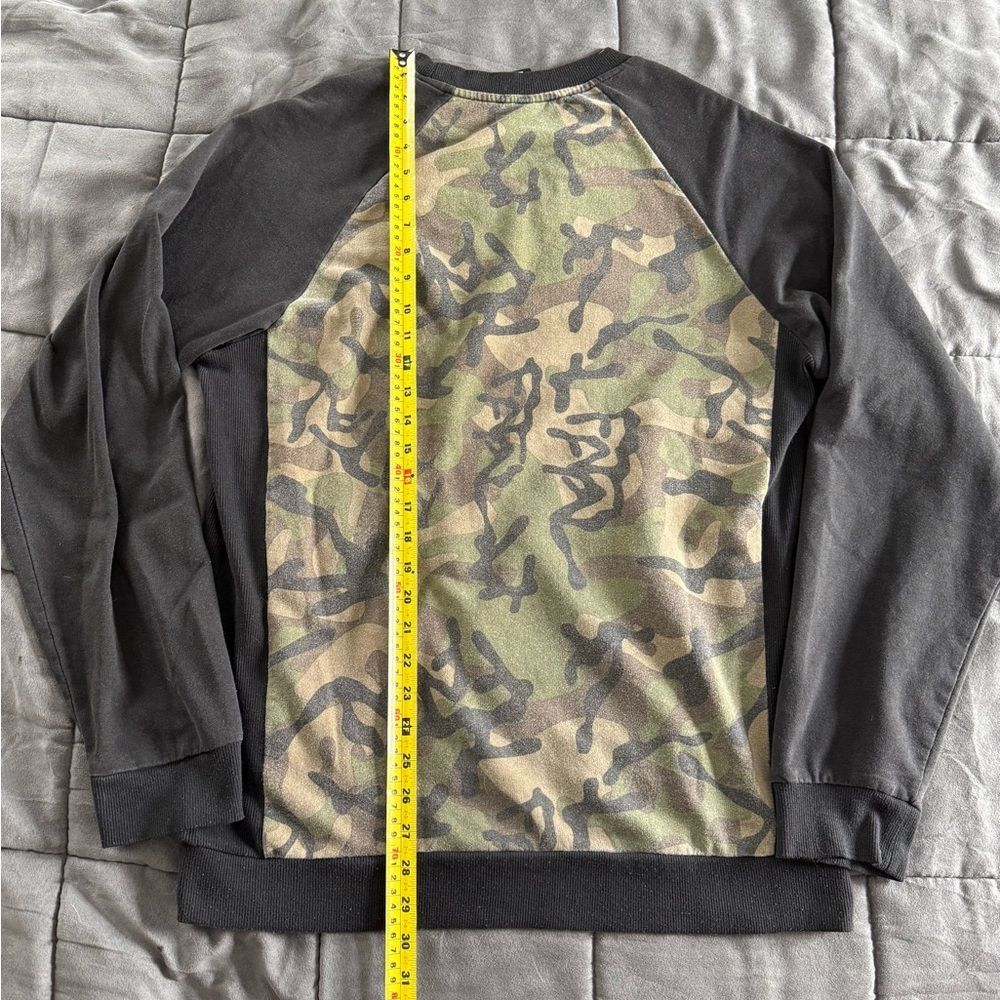 Fatal Black and Camouflage Men's Crew Neck Sweatshirt Size Large - Picture 6 of 7